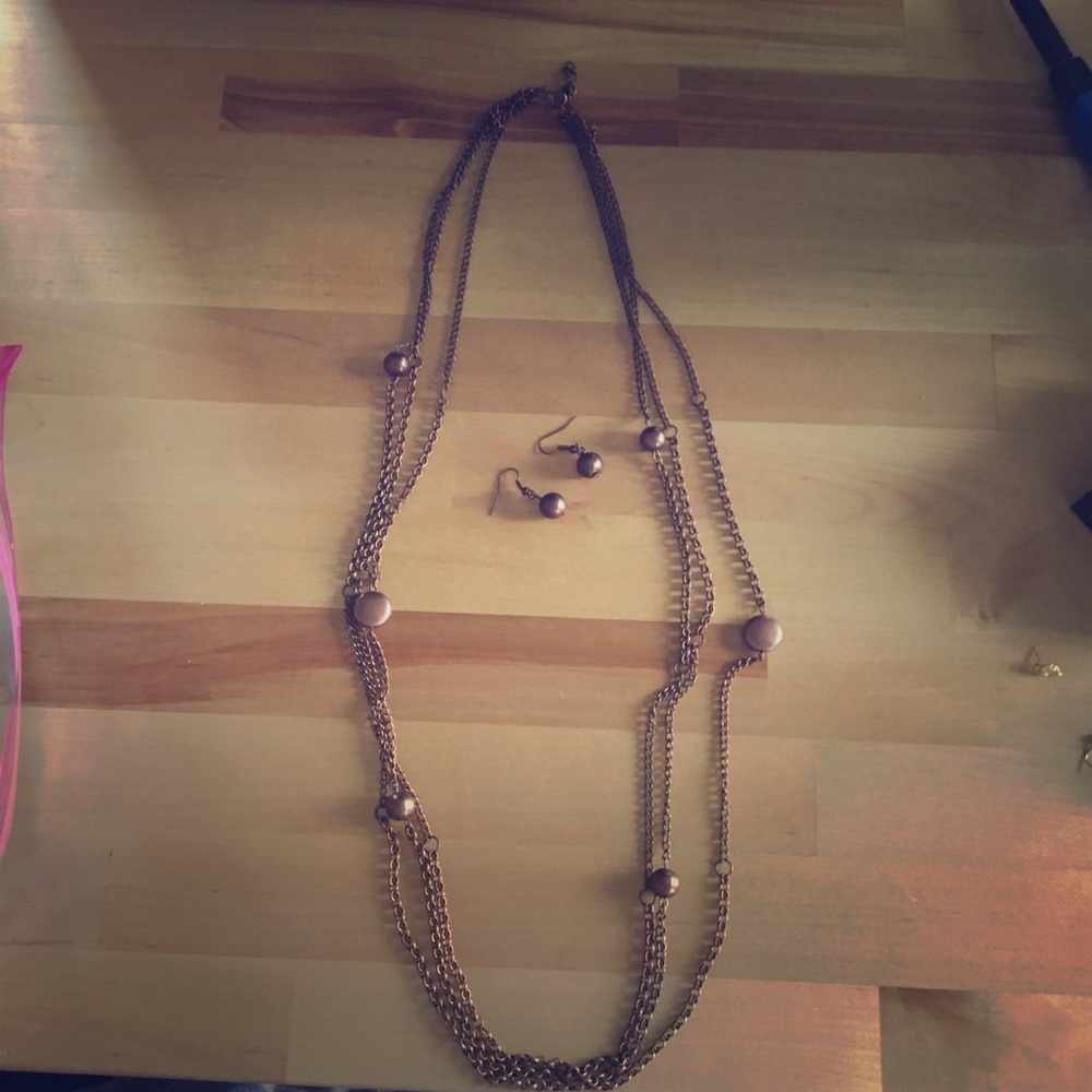 Necklace and earring set
